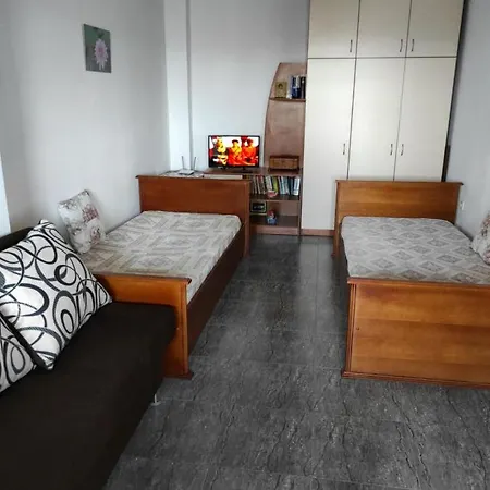 Spaciuos And Comfortable Lotus-top Location Burgas