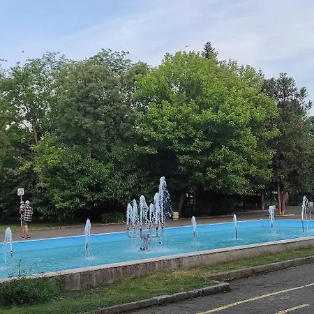Spaciuos And Comfortable Lotus-top Location Appartamento Burgas